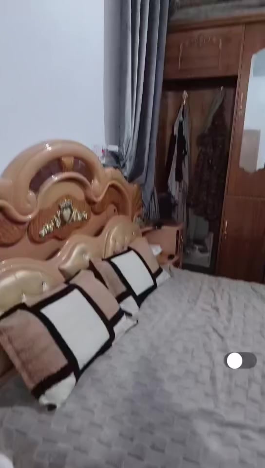 البيت للبيع المساحة100متر
السعر 40وبي مجال 
البناء طابوق نهروان صب كونكريت بناء درجه أولى السطح اوزكام
العنوان شارع الرادار بفرع الحسناوي منطقه حي الحسن 
الرقم ***********
بي غرفتين
