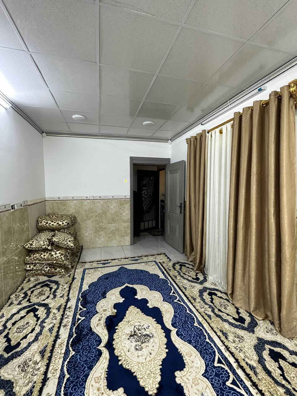 دار للبيع 110متر. مربع طابقين وبيتونه فول بناء درجه اوله علئ شارع 15مترا  يتكون من 

الطابق الاول
 غرفة نوم
 ومطبخ حار بارد
واستفبال.
هول
 ودرج داخلي
 وصحيات داخليه 

وصحيات  خارجيه

الطابق الثاني 
3غرفة نوم
 وصحيات
 وهول
 
 
الموقع حي النصرمقابل جامع المدينه

 السعر المطلوب125مع مجال

 

للاستفسار اتصل علئ الرقم***********
*********** مكتب ابو ظبي للعقار والمقاولات حي الزوراء ٥٥ مقابل دوميز قرب مكتبة السعاده
مستعدون لاستقبال كافة العروض في جميع انحاء كركوك
