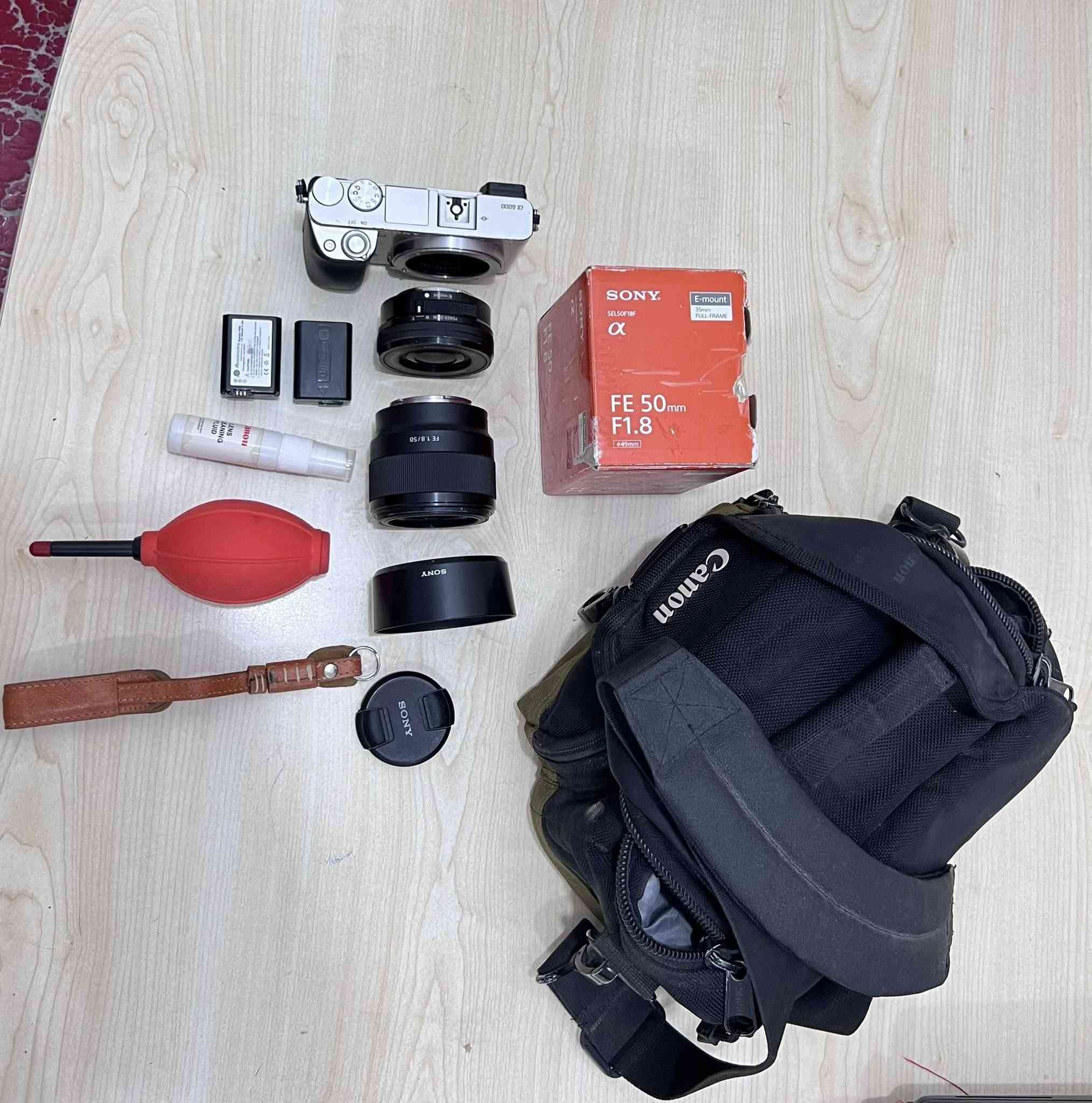 السلام عليكم اخوان 
كامرتي للبيع نظيفة ومرتبة ومامتعوبة وتفيد المبتدأين بمجال التصوير الملحقات كدامكم تفيدكم بلجلسات والاعراس والمناسبات وتصور 2k وشاحنتها وياها 
الكامرة والعدسة البلادية و البطاريات 2 وحزام ايد وعدة تنظيف وحقيبة سعرهن 500 الف 
العدسة 50mm سعرها 200 نظيفه واستخدام قليل وياها كارتونتها والكتلوكات كلهن 
اخوان هذا سعر الكامره ابحدها وسعر العدسه ابحدها اذا تاخذهن كلهن سويه اتساهلك بلسعر  الكامرة
Sony a6000
دقة 24ميكابكسل حقيقي 
كروب سنسر 
تصوير فيديو 2k
400 نقطة فوكس 
تصويرها بليل رهيب 
هواي بيها مودات للتصوير
متغيرة العدسة يعني جيب عدسات رياضي وشد عليها 
وياها عدسة جلسات قياس 50 ملم 
وبلعافيه عالياخذها
مكاني ناصرية مركز متواجد عالخاص بكل وقت


**إذا كنت صاحب هذا الإعلان وتريد حذفه لأي سبب، رجاءا أرسل رسالة إلى الدعم الفني**