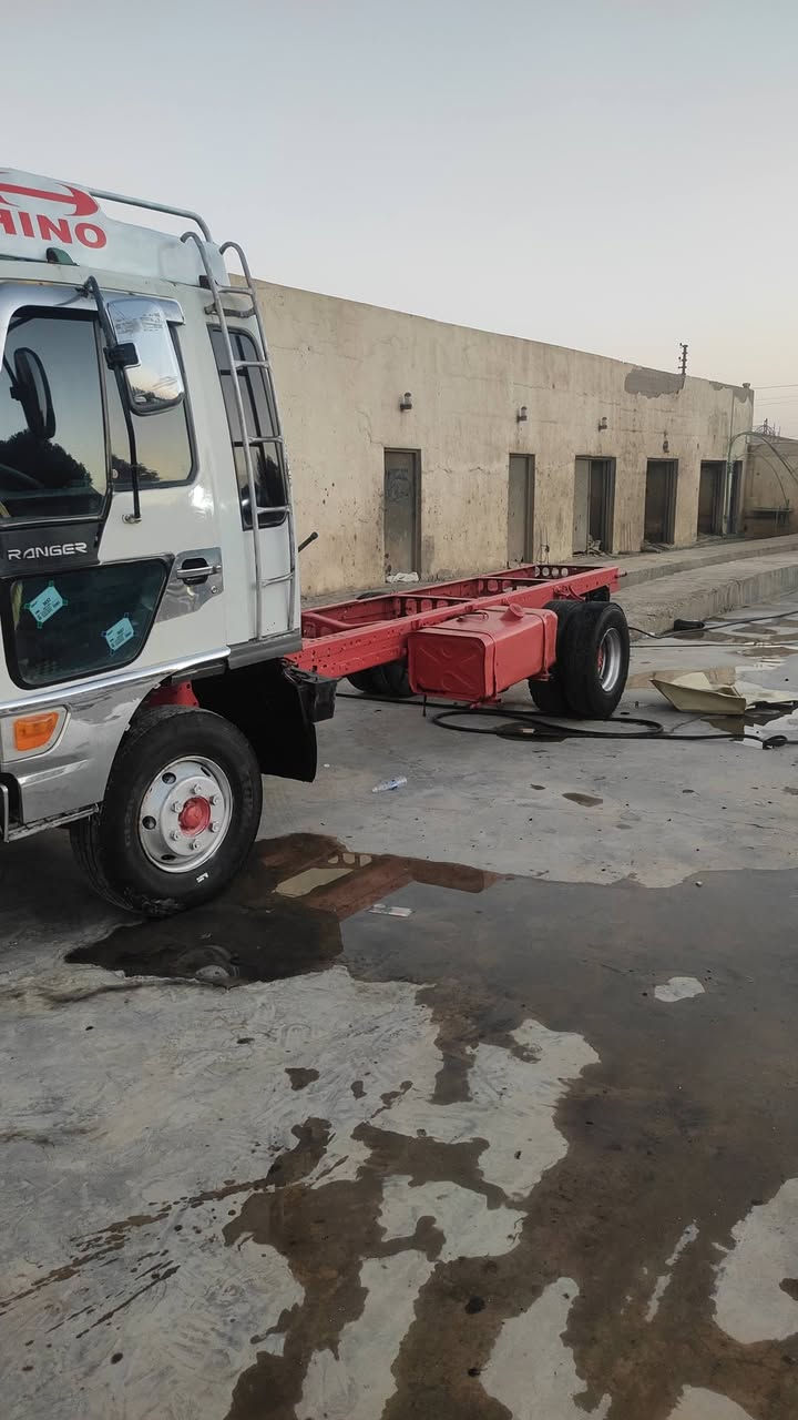 أنكر موديل 92 كفاله عامه من الصبغ تخم تاير الطول 5 ونص متر محرك 70 لا صرف ولا بخار دوشمه جديده رقم نكليزي السنويه ل 31 رقم واسط شاصي مكفول  الشراي يتصل ما أرد على التعليقات تفاصيل السياره مذكوره السعر خاص الديوانيه ***********,,,,,,,,,,,,,,,,,,,,,,,,,,,***********
