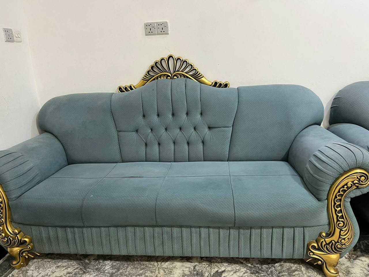 السلام عليكم 
عندي تخم للبيع مستعمل (نظيف) في منطقه القاهره جامع النداء 
تخم ساده 450
وتخم مشجر 350
وبيهن مجال 
للاستفسار الاتصال على الرقم ***********
