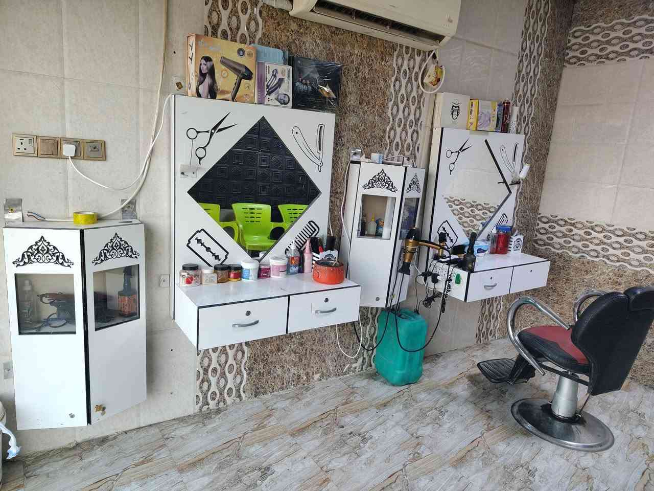 سلام عليكم محل حلاقه للبيع مع كامل الاثاث
للاستفسار
***********
