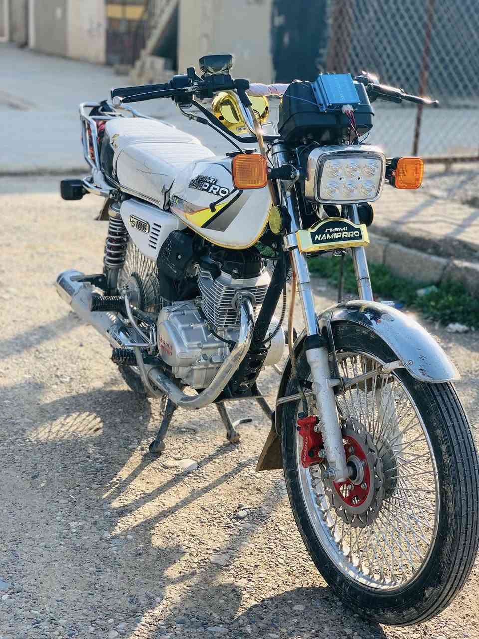 سلام عليكم دراجة نارية للبيع موديل 2023   
4 گير محرك مامفتوح كهربائية كله شغالات شرط مابي اي عيب سعر 530 وبي مجال الاتصال ع الرقم ***********
