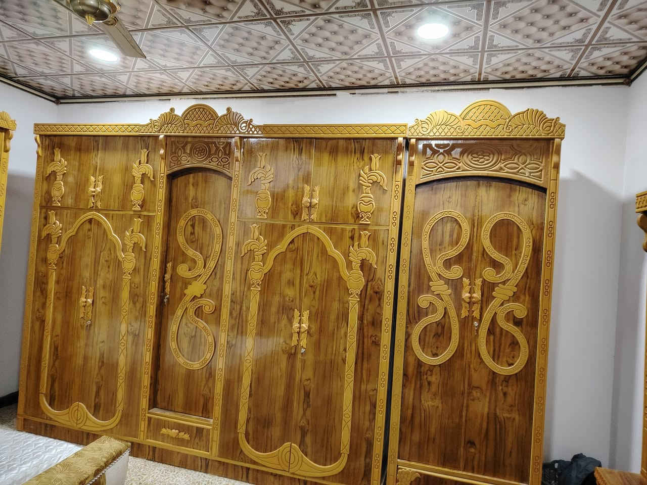 سلام عليكم هاي الغرفة لبيع شرط جديدة مكانها موصل *********** السعر مليون بيها مجال
