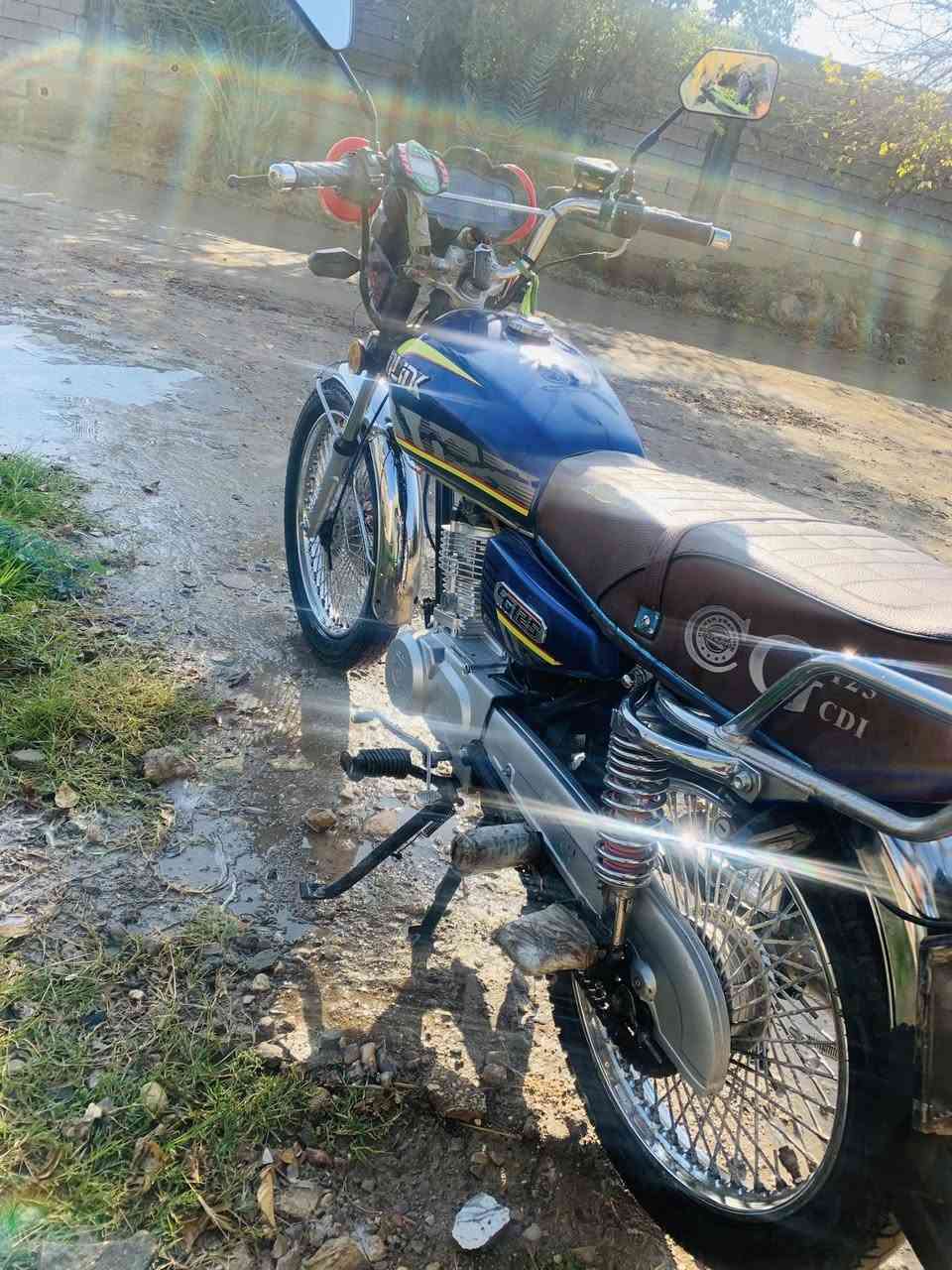 سلام عليكم درجة البيع موديل ٢٤ نضيف كلش المكان واسط صويره ***********
