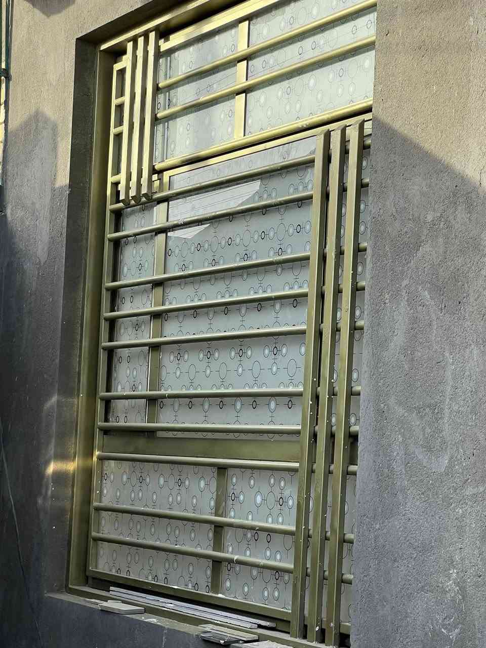 متوفر جميع نواع الزجاج العادي والعاكس 
والديكور الذهبي والضبابي 

3ملم 4ملم 6ملم

العنوان الناصرية  الموحية شارع السبيس قرب شارع 30
الاستفسار ***********
