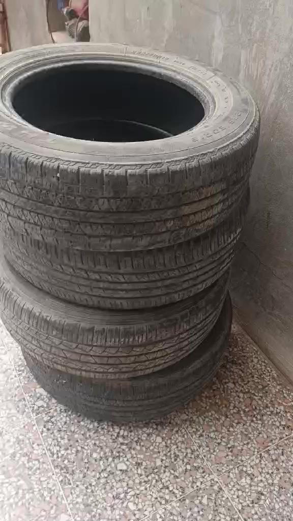 سلام عليكم لبيع تايرات سنتافي مديل 12تايرات ما اكلك جديدات بس تايرات يمشن ما بيهن شي  لسعر قيم وخذ مكان نجف حي المكرمه رقم ***********
