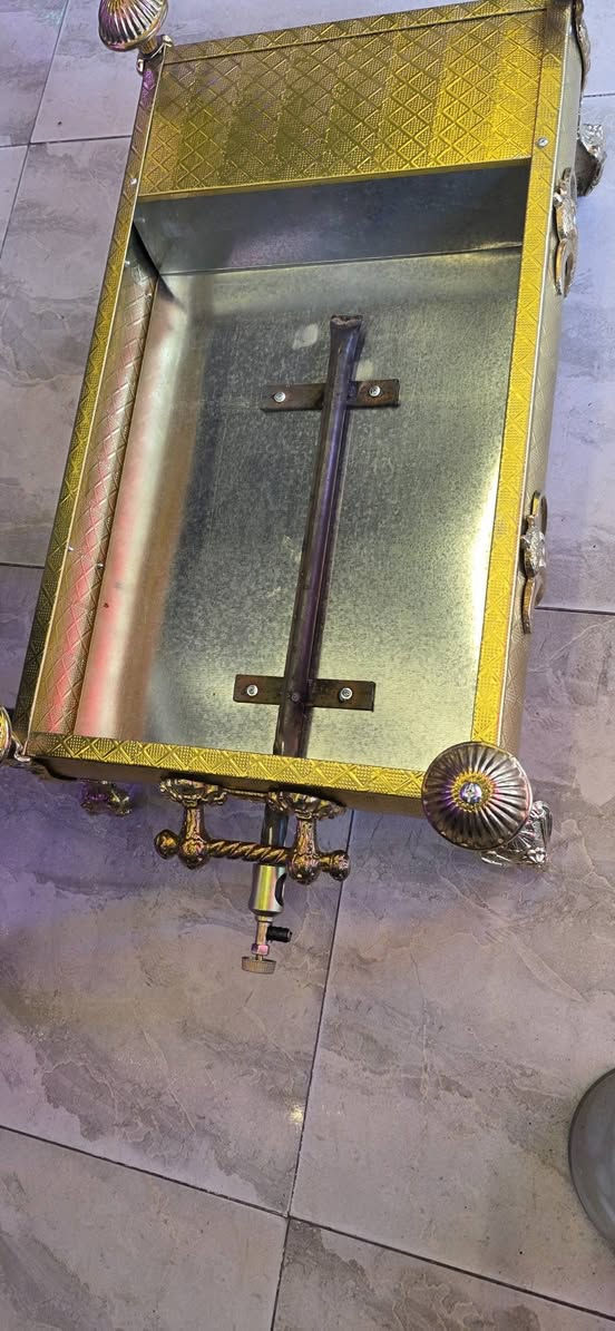 منقل نحاس بالكامل للشاي والكهوة مع اضافة عين طباخ طولية السعر 90 الف للتواصل واتساب
***********
المكان بغداد شارع الكفاح
