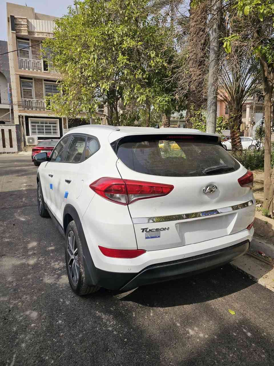 السلام عليكم
للبيع هونداي توسان موديل ٢٠١٧ لون ابيض رقم بغداد انكليزي مكفوله كفاله عامه عدّا رصعه بالصندوك ورصعتين باب السايق وعلى وضعهن باقيات لانه أصلا ممأثرات وممبينات الباقي كفاله عامه كير مكينه تخم تاير مسويلها صيانه عامه من الدعاميه للدعاميه 
صدر امامي خلفي فلاتر منظمومه بانزين كله جديد وكاله مشدود من شركة هونداي ماشيه ٨٢ الف مواصفات تحكم ستيرن كشنات جلد بعدهم بچياسة الشركة شاشه وكامره ويل كب لايت زنون منظومه اصليه والسويج الثاني ممستخدم على ايد وحده من الزيرو مكانها بغداد الكاظميه سعر ١٨٠ وبيها مجال بسيط للتواصل على رقم الهاتف ***********
