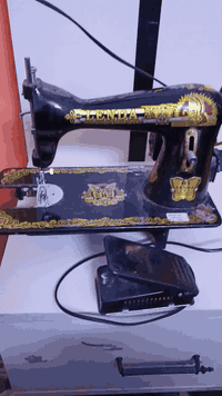 مكينة للبيع جديده نضافه ٩٠  شتريتهه وماتعلمت لخياط واريد ابيعهه  ٥٠قفل لحد يكسر بسعرهه وعندي توصيل  مدينه صدر
***********
