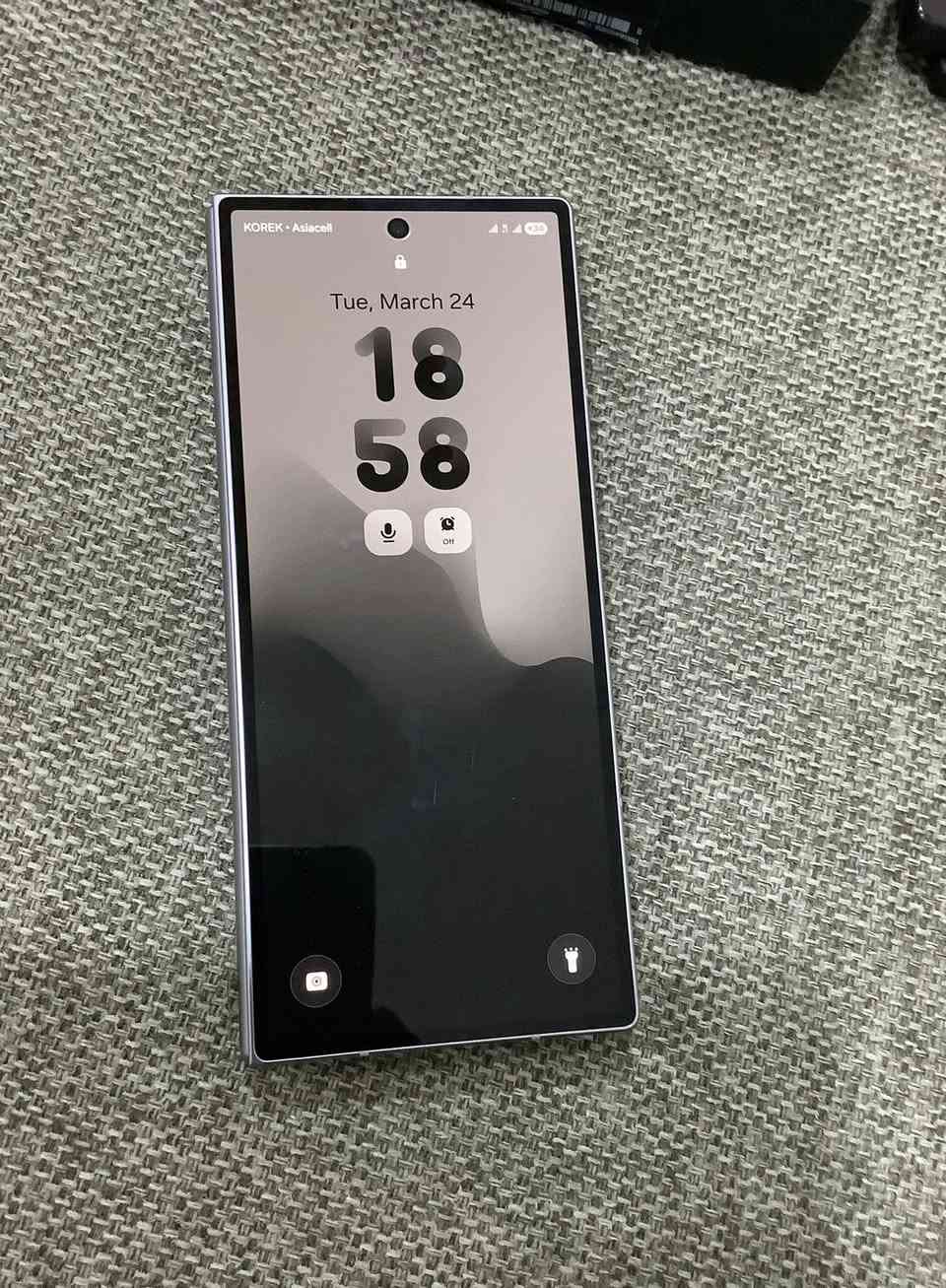 Galaxy z fold  6
2Sim / Ram12 / Storage256
Cable+cover
Grade 99% clean
Watsapp(0775-517-75-42)
Korek ***********
