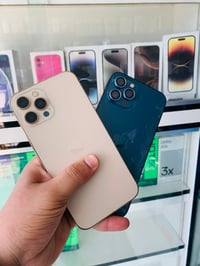 للبيع  قطعتين الأول iPhone 12 Pro Max  لون أزرك  ذاكره ٢٥٦  بطاريه ٧٩٪...