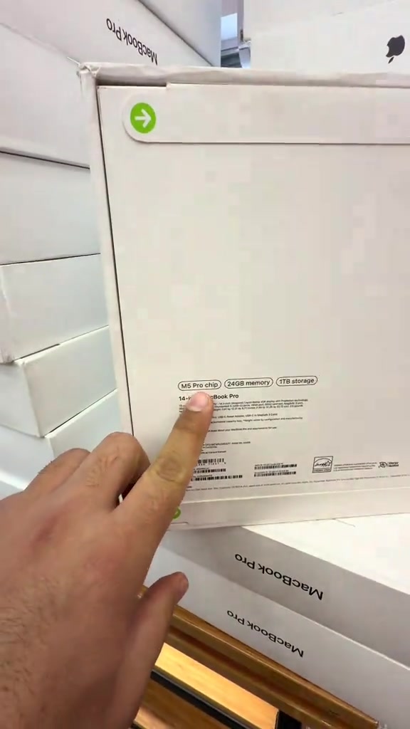 💻✨ MacBook Air M5 الجديد متوفر الآن لدى Naruto Center 🔹 المواصفات: • معالج Apple M5 الجديد ⚡ • رام 16GB لأداء سريع وسلس • سعة 512GB SSD • شاشة 13 إنج Liquid Retina بألوان رائعة • بطارية تدوم لساعات طويلة 🔋 • تصميم خفيف وأنيق مناسب للدراسة والشغل والتنقل 🎒 🔥 مناسب للمونتاج الخفيف، التصميم، الدراسة والعمل اليومي بكل سلاسة 💰 السعر: راسلنا خاص لمعرفة السعر الحالي والعروض 📩 📍 البصرة — Naruto Center


**إذا كنت صاحب هذا الإعلان وتريد حذفه لأي سبب، رجاءا أرسل رسالة إلى الدعم الفني**