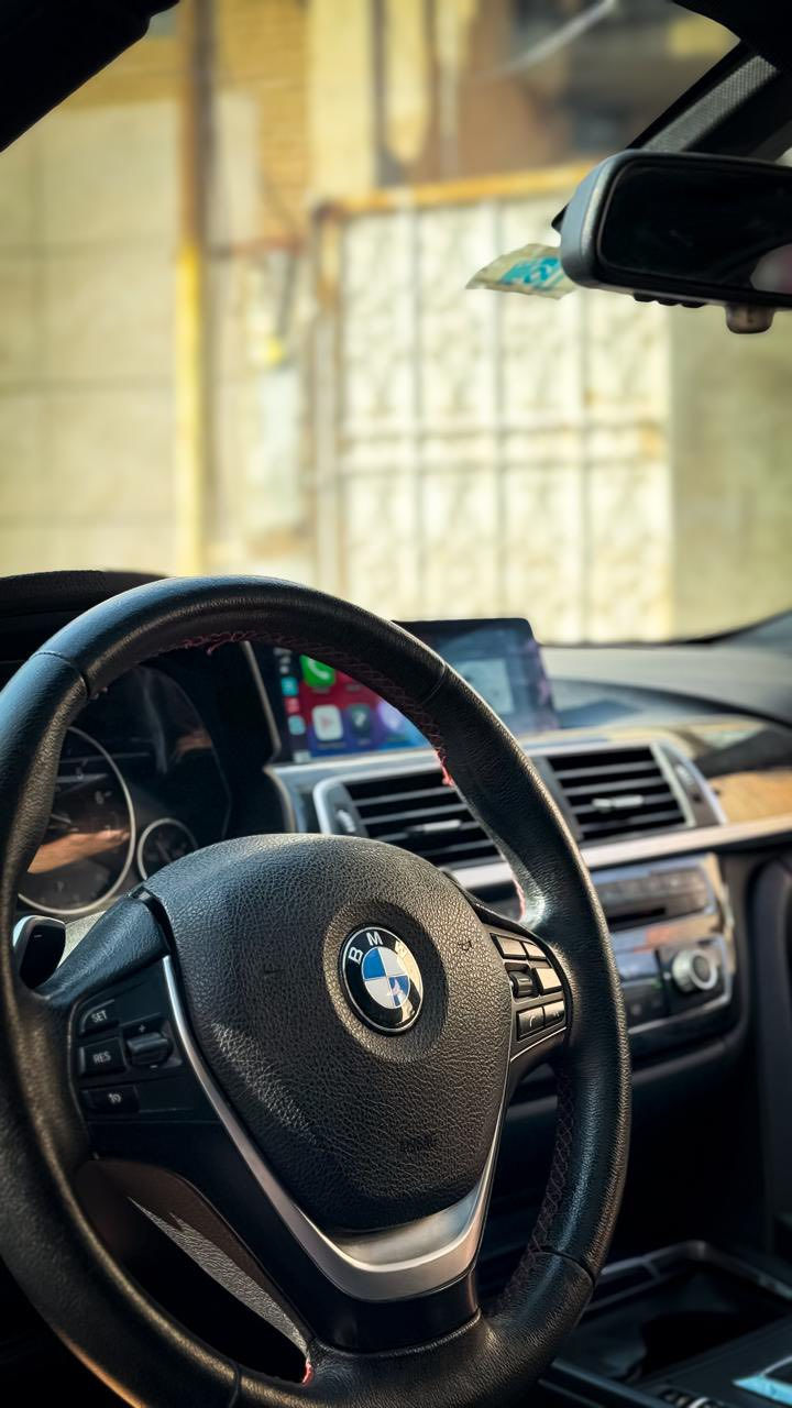 BMW 330i – موديل 2017 – لون أسود
سيارة ناعمة، اقتصادية على حجمها، وصرف البنزين بيها ممتاز، والسواقة مالتها تحسها ثبات وأداء BMW المعروف

 المواصفات:
 • وارد أمريكا، محرك 2000 توربو (Twin Power Turbo) اقتصادي وقوي بنفس الوقت.
 • قير أوتوماتيك 8 نمر مع إمكانية القيادة اليدوية (StepTronic).
 • كامل المواصفات: فتحة سقف بانوراما، جلد طبيعي، تبريد وتدفئة مقاعد، حساسات أمامية وخلفية، كاميرا رجوع، شاشة كبيرة مع نفيجيشن، كروز كونترول، إضاءة LED أمامية وخلفية، نظام دخول وتشغيل بدون مفتاح (Keyless).
 • نظام صوت أصلي فاخر Harman Kardon.

 الحالة:
 • ما بيها أي خلل ميكانيكي أو كهربائي.
 • حادث قديم بالصندوق الخلفي فقط، تم تبديله قبق الجنطه فقط بأصلي بدون أي ضرر بالشاصي أو صبغ يعني مكفولة .
 • مضاف إلها M Package Kit أصلي (دعاميات، سكك جانبية، دبل إكزوزت) يزيد من جمالية وأداء السيارة.
 • إطارات جديدة، بريكات جديدة، زيت وفلاتر مبدلة تواً.

 المميزات:
 • أداء رياضي وثبات عالي على الخط.
 • صرف بنزين ممتاز بالنسبة لمحركها القوي.
 • داخلية نظيفة جداً، لا ممزقة ولا باهتة.
 • لون أسود ملكي مكفول من الصبغ.

جاهزة للاستخدام، بس شغل وامشي

التحديثات :
مصابيح led محدثة اصلية من دبي 1500$ مع البرمجة .
مصابيح خلفية تحديث ايضاً اصلي وليس صيني 700$
M kit كامل
السيارة عليها نانو سائل وppf للقمارة والبنيد 
عنوان السيارة بصرة 

***********
