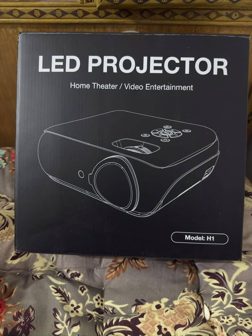 بروجكتر HOPVISION المنزلي (Model: H1) – سينما ببيتك! 🎬🍿

• الموديل: H1 LED Projector.
• الاستخدام: مثالي للمسرح المنزلي (Home Theater) ومشاهدة الأفلام والمباريات بدقة واضحة.
• تقنية الإضاءة: يعمل بنظام LED المتطور لعمر تشغيل طويل وصورة ساطعة.
• التصميم: جهاز خفيف الوزن باللونين الأبيض والأسود مع أزرار تحكم علوية سهلة الاستخدام.
• المنافذ: يدعم مختلف المداخل لتشغيل الأجهزة (لابتوب، ستلايت، العاب).
السعر 50 
يوجد توصيل


**إذا كنت صاحب هذا الإعلان وتريد حذفه لأي سبب، رجاءا أرسل رسالة إلى الدعم الفني**