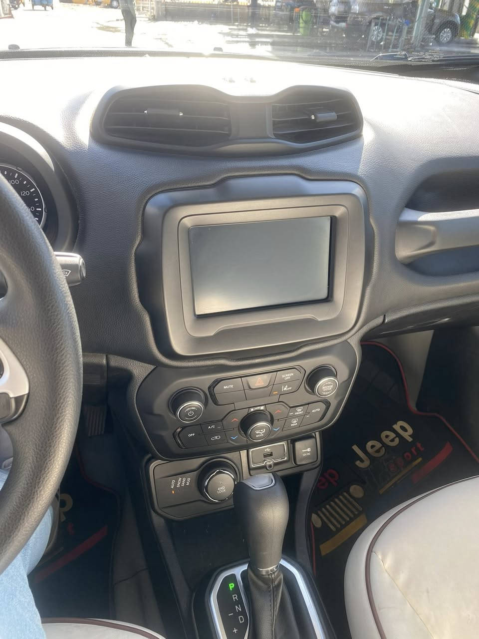 السلام عليكم
جيب رينيجيد 2021
فئه سبورت 
محرك 2400 / 4x4 
رقم بغداد الدولي ب اسمي 
كير 9 نمر 
رادار امامي ورادارات جانبيه 
توقف ذاتي+ تحديد مسار  
فور ويل + 5وضعيات قياده
سايد بريك كهرباء
بصمه  
كامرة دواره +حساسات 
شاشة اعطال
كروز +مثبت سرعة  
دوشمه كشنات+ابطاين +ارضيه 
باتري +تخم تاير جديد
السيارة ماشية (65 )الف كيلو
محرك ع وضع الشركه  كفاله
تبريد ثلج  
 
حادث تبديل دعاميه +  بارد بدون صبغ وصور حادثهه موجودات 
مكانه بغداد
السعر١٣٥وبيه مجال
الرقم للاستفسار ***********
