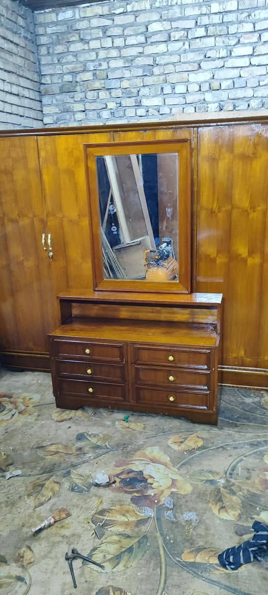 كنتورابو ٥ صاج وميز مرايه وزاويه متواجد علخاص اكو توصيل رقمي ***********ابو جود سعره ٢٥٠ قفل كاملات صبغ تلميع جديد يدات جدد قفاله جدد
