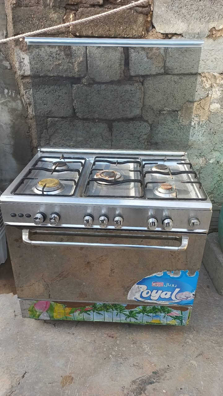 طباخ رويال مصري شغال شرط علفحص للبيع سعر ١٦٠الف كركوك حي عروبة ***********
