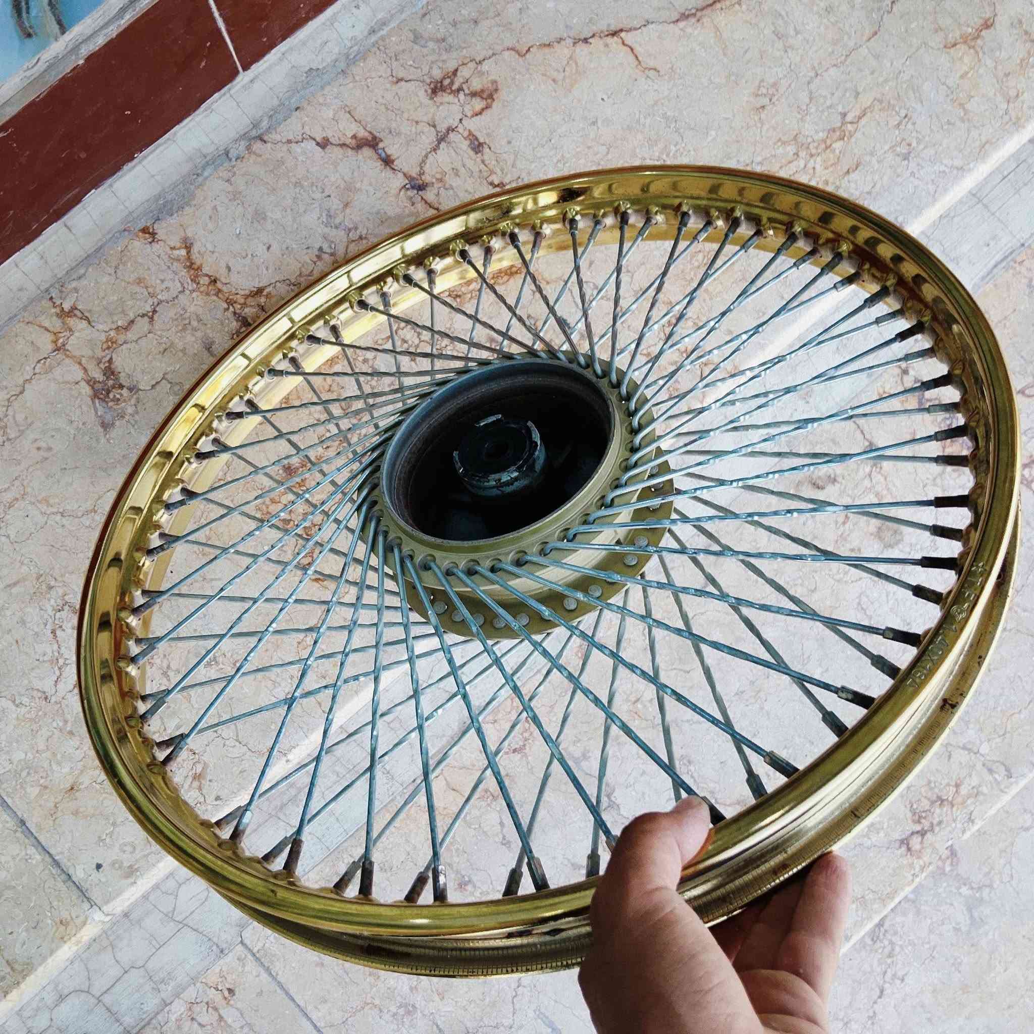 ويل أمامي وخلفي كل نقص مابيهن كوت فلاحيه 

*********** شراي ينتصل قفل ب30
