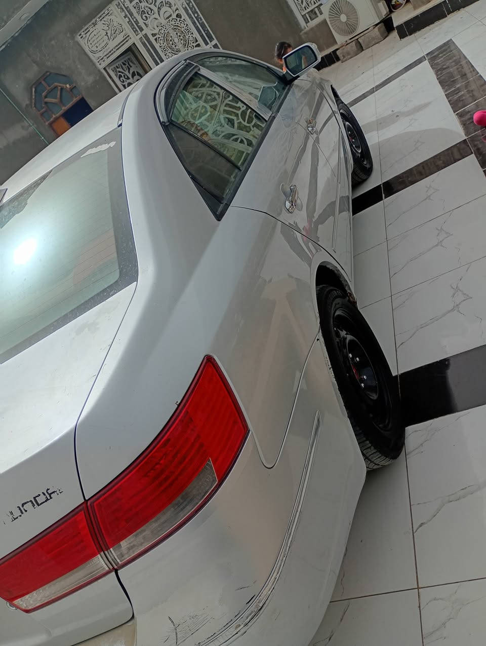 سلام عليكم شباب سوناتا موديل 10 وارد كوري سياره مكفوله من ضربه سياره جديد بسمي رقم نجف سنويه27 تخم تاير حداده 100%
رقم الهاتف ***********السعر110 المكان البصرة القرنه
