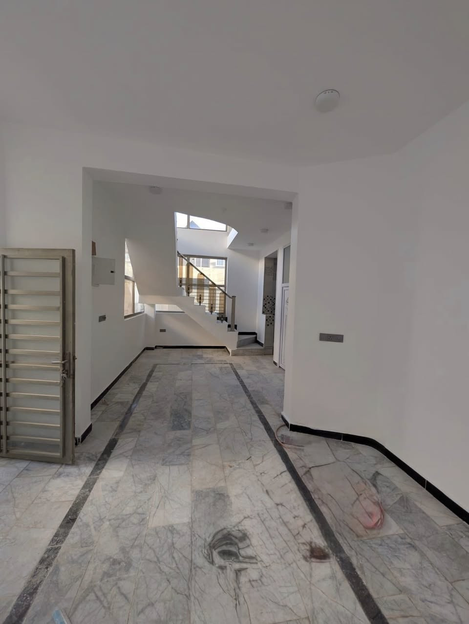 🏠دار لـــلـــبـــيــع 🏠

💢دار فارغ تسليم مباشر الى المشتري

الموقع :                         حي الصحة موقع مميز ✅
                                                                                               
نـوع الـعـقار:                طـابو زراعي ⭕️

الـمـسـاحـة:               100متر

الـواجـهـه 10 م   X       الـنـزال 10م

#الـطـابــق #الارضـي 

غــرفة نوم       مطبخ         صالة       هول

مجمع صحيات              

#الـــطـابـق #الـــثـانـي 

 غرفتين نــوم - مجمع صحيات   -
——————————-                   

#السعر عالخاص  ⭕️

------------------------
#لـــمـــزيـــد مـــن الــــعـــروض يـــرجـــى الاعـــجـــاب بالـــصـــفـــحـــة لـــيـــصـــلـــك كـــل جـــديـــد&
======================
#لـــمـــن يـــرغـــب فـــي عـــرض عـــقـــاره لـــلـــبـــيـــع فــي الـــبــيــج يـــرجـــى الــتــواصــل مــعــنــا ع الــخــاص 

#مـــكـــتـــب
🏛️الـــشـــراع لـــلـــعـــقـــار🏛️
#الـــكـــائـــن فـي بـابـل الـحـلـة
&شـــارع الـــكــرامــة الــمــشــجــر &مــجــاور مــدرســة الــحــديبــيــة&
------------------------------------------
لـــلاســــتـــفـــســـار الاتـــصـــال عـــلـــى :
***********
***********
