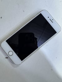 ايفون ٧ • ذاكرة ١٢٨ • مشكلة بالاتصال