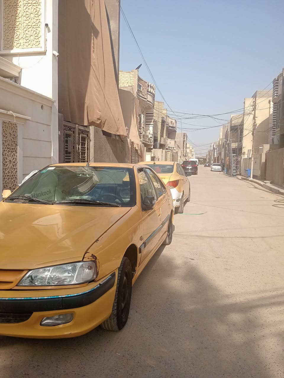 سلام عليكم 
بيجو بارص 2015
رقم انكليزي
صدر جديد 
كير كفافه 
محرك مكفول 
ارضيه ام دوشمه 
تبريد ثلج 
سياره بئسمي 
سياره رايده 45 بيه مجال الطيبن حك 
***********
