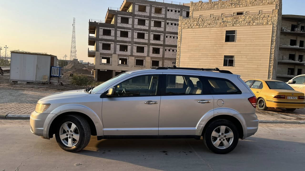 السلام عليكم 
دوج جورني موديل 2009 رصاصي رقم بغداد بأسمي التحويل ثاني يوم السياره بيهة جاملغ بصف السايق راجع بارد ومصبوغ فقط باقي السياره كفاله مكينه 3500 
6 سلندر 5 راكب كير ومكينه كفاله سياره جاهزه تدفئه تبريد شغال ما ناقصهة شي شغل واطلع
 ملاحظه : السياره بيهة طخطخات بسيطه وواضح بالصور 
مكاني واسط /الكوت 
رقمي واتساب بي

‭0784 419 4996‬
السعر 85
