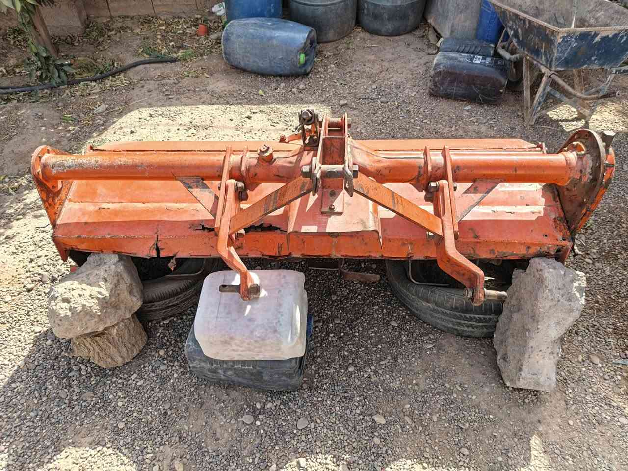 السلام و عليكم
رفاسة 90 نضيفه للبيع 
للاتصال ***********
