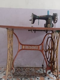 مكينه للبيع نوع فراشه رجل ومطور سعر 100 وبيه مجال 07822505922