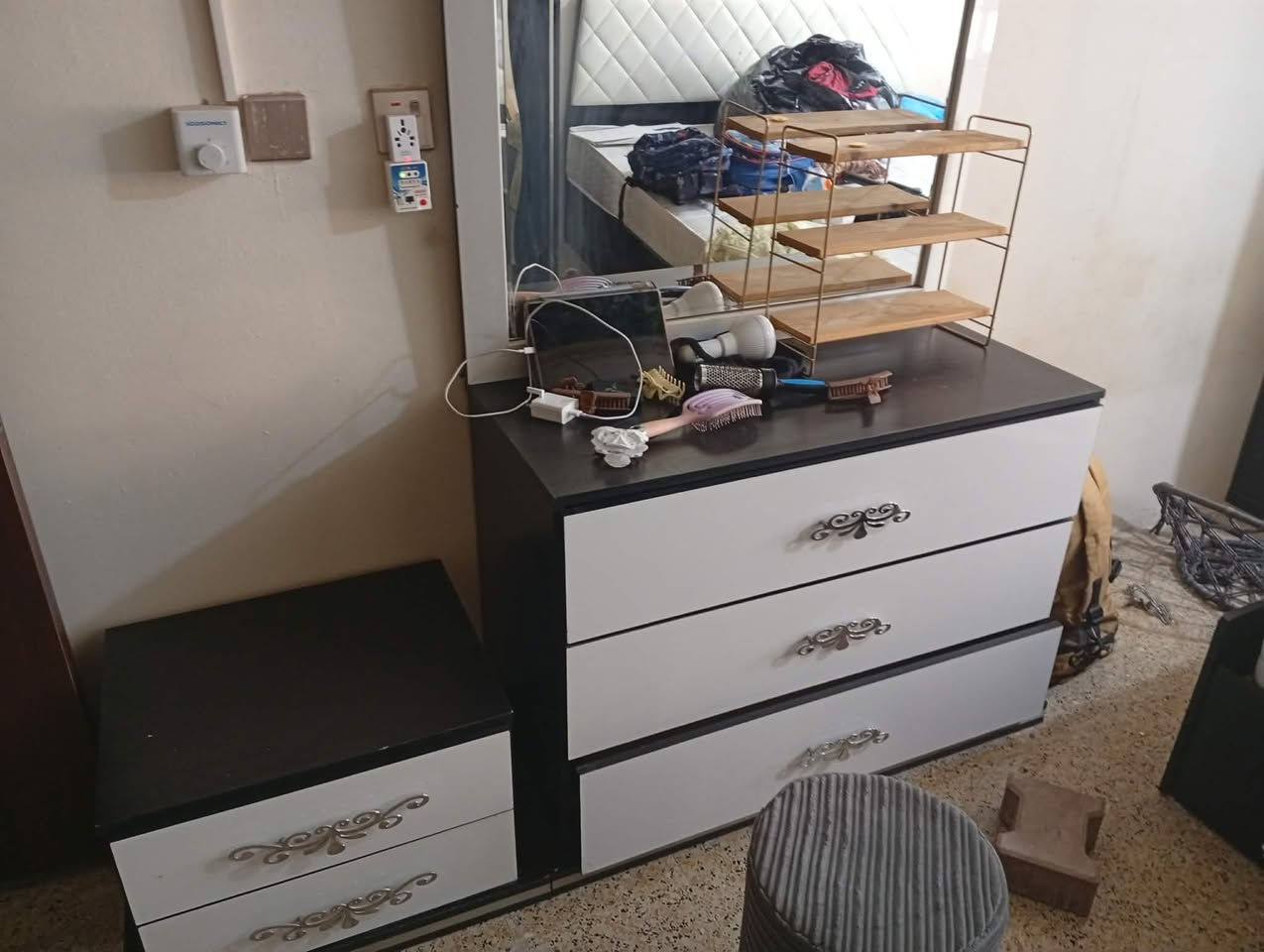 غرفه نوم نضيفه كلش بلشرط سعرها 250 وبي مجال بسيط


**إذا كنت صاحب هذا الإعلان وتريد حذفه لأي سبب، رجاءا أرسل رسالة إلى الدعم الفني**