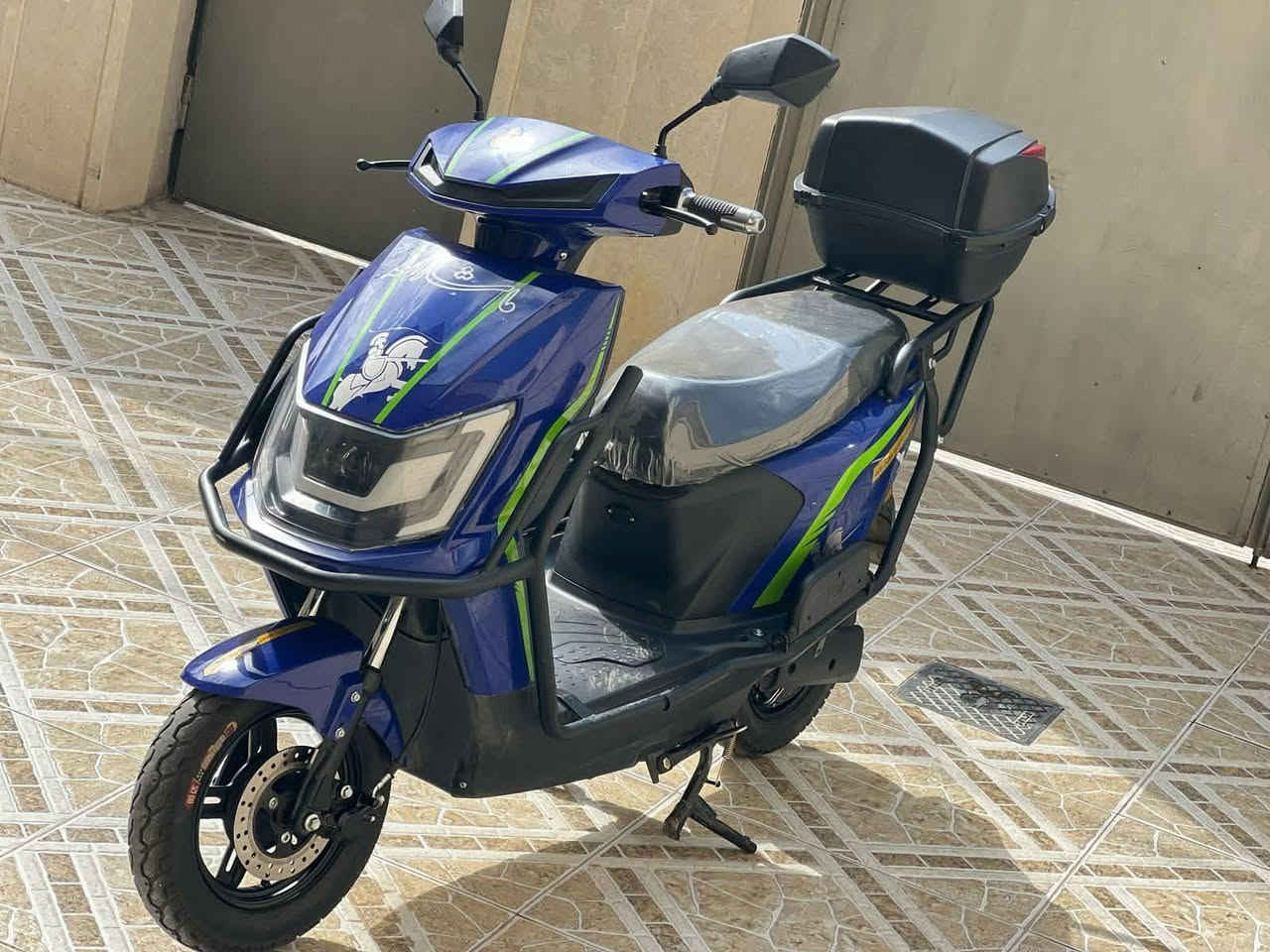 سلام عليكم
دراجه شحن للبيع

موديل 2025

شرط نضافه ولفحص 

5-1بطاريات دبل 

2 -تمشيك 60 كيلو متر

3- لايتات زينون عالي وناصي

4- سويج  مفتاح  بصمه

5- جنطه. بيها مال كشن ورا هم كشن مغلف بنايلون حراري قوي حته لاتنشك وبيها جنطه خلف مثل ما واضح بل صور

6- سرعه 70 الى 65  حقيقي

7- تتحمل وزن 180 كيلو

8-نضام R

9- درع حديد قوي يمنع من التصدمات

10 - ملف 1200 

11- تايات جدد شرط لفحص+ويالات رياضي

12- بريكات شرط بل مكان هبدوليك دهن

13  مثبت سرعه

14 بلاتوث

الرقم  ***********

((((((عنوان موصل جانب الايسر  ))))))

دراجة ماشاء الله للبيع
