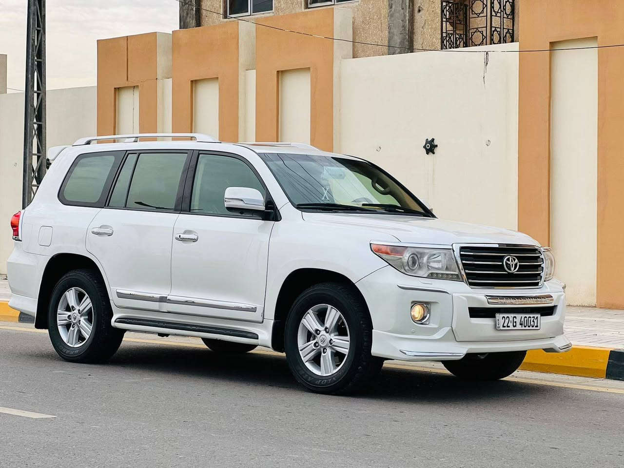 السلام عليكم للبيع لاندكروز موديل 2013
رقم اربيل. دولي بأسمي
 
فول مواصفات 1/1 سياره جديده 

بريم باب اول 8 ايرباك. كشن كهربائي

محرك V6  مواصفات معروفه

مكفوله كفاله عامه 

محرك. كير شرط كفاله 

حت الاسبير مانازل  
 
ماشيه 157  الف حقيقي 

تخم تاير جديد

السعر 370  وبيه مجال
المكان: الانبار الفلوجه حي العسكري
رقم الهاتف:***********
