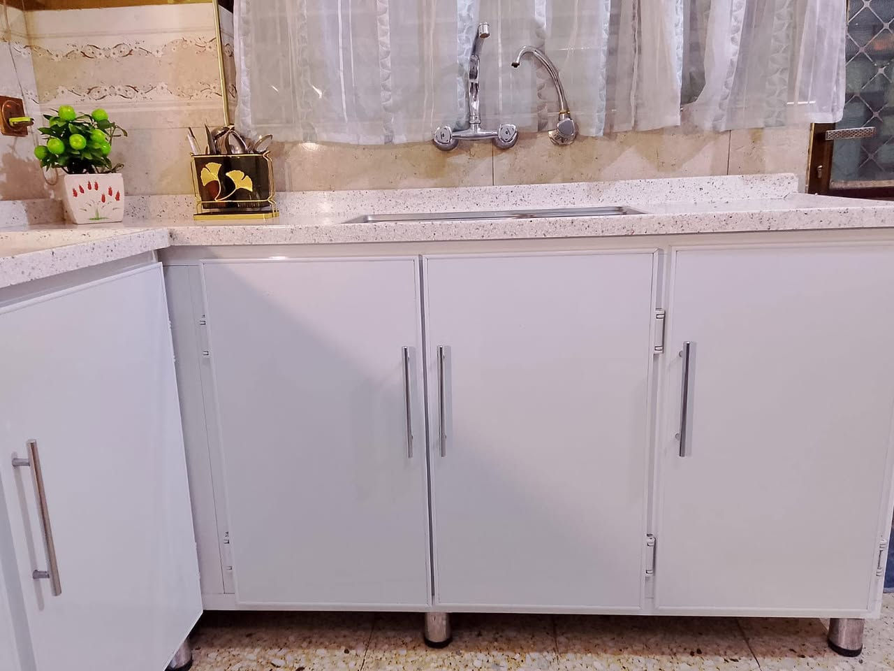 السلام عليكم 
كاونتر للبيع قياس 3متر
السنك قياس 2 متر


**إذا كنت صاحب هذا الإعلان وتريد حذفه لأي سبب، رجاءا أرسل رسالة إلى الدعم الفني**