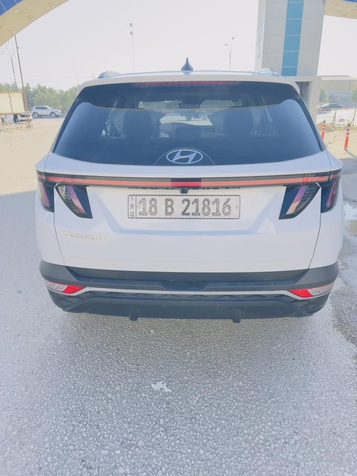 السلام عليكم
توسان امريكي رقم بابل بسمي السياره فول للخير 

بدون دواخل بدون ايرباك وبدون صبغ مبدلهن نفس 

الون صور الحدث موجوده ماشيه ١٨. داخل ابيض 

جنطه كهرباء سادبريك بصمه شحن لاسلكي 

كشن كهرباء وبعد اهوي مواصفات السعر 

٢٠٠ وبيه شويه مجال ***********
