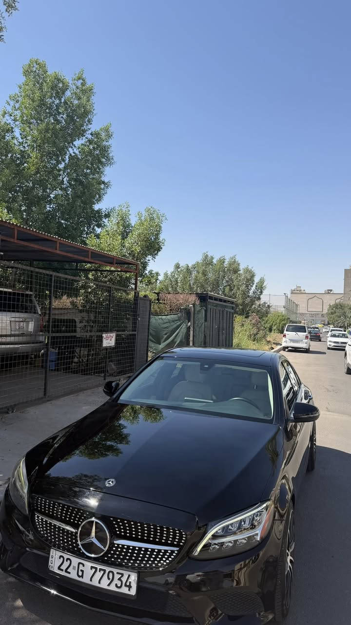 السلام عليكم
مارسدس c300  2021كلين تايتل 

فورمتك فول فول مواصفات 

بصمة 

ترحيب 

شاشة كبيرة

عدادات دجتل 

داخل ابيض 

رادارات امامي خلفي جانبي 

نقطة عمياء 

جنطة كهرباء 

فتحة 

وباقي مواصفات 

سيارة كلين تايتلل بدون قارد بدون صبغ بدون كلشي مكفولة كفالة عامة

مكاني بغداد اليرموك 

***********
