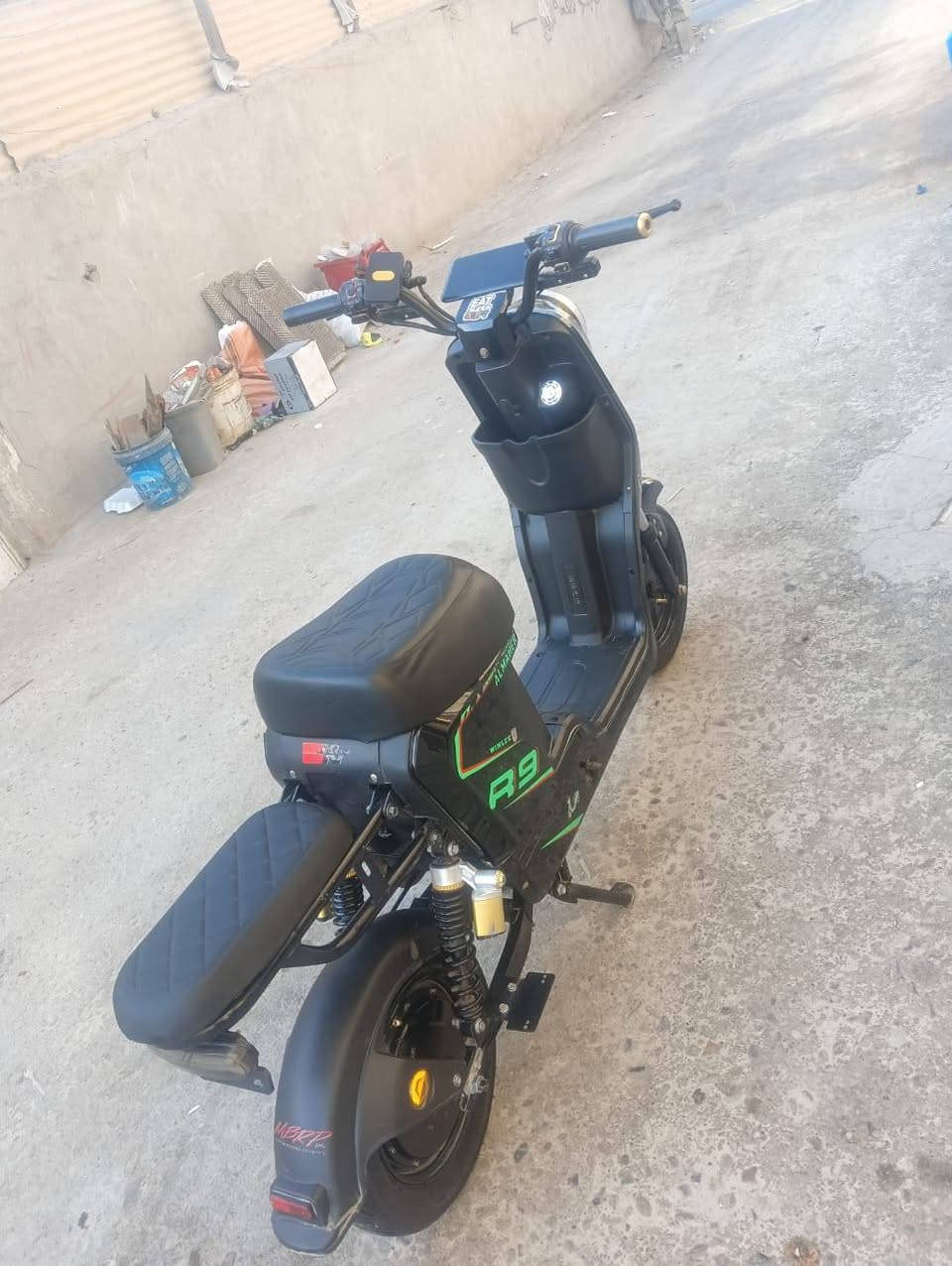 دراجه شحن ار 9 نظافه جيد بطاريات فول السعر 400 وفيها مجال عنوان بغداد جسر ديالى القديم***********9
