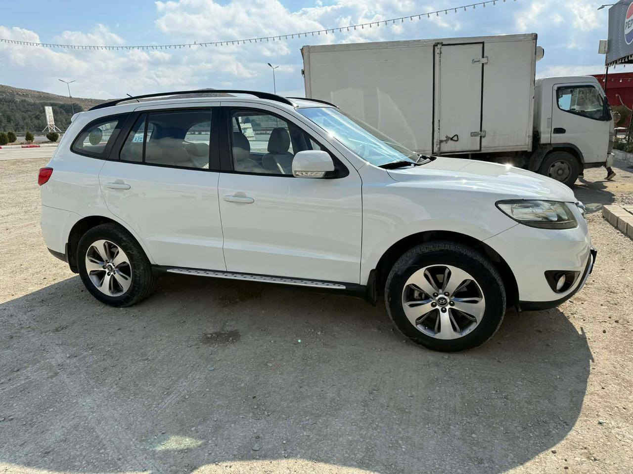 سيارة هونداي موديل 2012كلين لاصبغ لا دعم سيارة باسمي گير محرك تبريد شرط تأيرات جديد غاز و بنزين دفتر موجود سنوية جديد مال البيت سعر 155بيها مجال رقم م*********** كركوك, العراق
