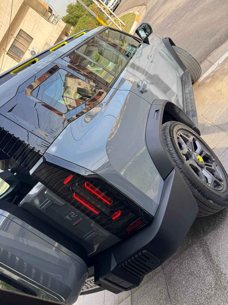 السلام وعليكم جيتور T2موديل 2025 وكالة هارلم
رقم بغداد مكفولة السياره من دعامية للدعامية 
ماشيـة27.000
حجم المحرك 2.0L TURBO
مفتاح التشغيل بصمة 
 تشغيل عن بعد 
 بانوراما 
 دفع رباعي   
اريل نفكيتر 
حساسات أمامية 
حساسات خلفية 
لايت زينون + LED 
دخول بصمة ذكي 
حساسات ضغط الاطارات 
عدد AIR BAG 6
هاند بريك كهرباء
دشبول شاشة ديجيتال 
شاشة Apple Car play 
كاميرا دوارة 
 4 كاميرات 360°
الانارة الداخلية LED 
بعد هواي موصفات بيه تبديل دهن بلشركة وداخله بلضمان
السعر 26.200 وبيه مجال  
للاستفسار ( للبيع او المرواس) 
‏‭0790 155 1679‬
‏‭0783 849 9890

‏‭ بغداد, العراق
