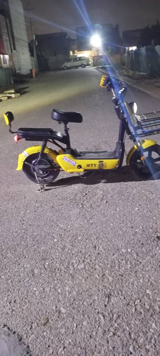 سلام عليكم 
دراجه شحن للبيع 
دراجه بعدهه نضيفه 
بطارياتهه جدد 
حجم 14 
السعر (150) وبيهه مجال 
مكاني (ديالى_خالص_هبهب) 
خاص مفتوح


**إذا كنت صاحب هذا الإعلان وتريد حذفه لأي سبب، رجاءا أرسل رسالة إلى الدعم الفني**