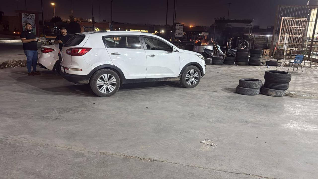 السلام عليكم كيا سبورتج خليجي موديل 11رقم شمالي دولي تحويل او وكاله مانختلفان شاءالله فول مواصفات بانوراما  مكينه 2000 بيها صبغ نص الصندوك مع تبديل بابين مكانها الكوت *********** السعر128بيع او مراوس
