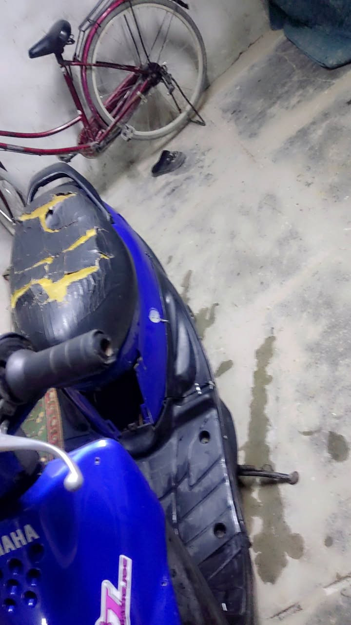 سلام عليكم 
دراجه بيجي للبيع 
دراجه شغاله خير من الله نكره كهربائيات شغاله عوزها باتري فقط وبك لايت 
سعرهة 250 وبيها مجال للطيبين مكاني حسينيه مال راشديه رقمي ***********
