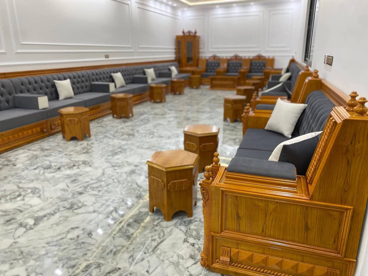 💯💯💯 بس ويانه ✨🦅
عمل ديوان صاج اسلامي زان درجه أولا من خشب السنديان والجاوي /🧾✨
 المواد بلوك اسود بلاويد 18ms🛋️✨
أسفنج مميزز أول المقعد 12smوالضهر 7sm🛋️✨
خشب چام روسي 🎭✨
قماش  وتر بروڤ مبطن 🎇✨
  العنوان  حي الامين الأول طريق السنيه عمود 615 الاستفسار
 واتساب ***********  ***********

 لاتصال *********** 🤎و خاص
 
لسنى  الوحيدين لاكناا لافضل  ✨✨💯⚒️🦅
