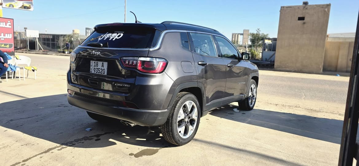 السلام عليكم

للبيع او مراوس 

jeep compass

مديل 2018

ماشيه 72 الف 

المواصفات فول ما عده فتحه  

كشنات جلد 

🔥هيترات بل كشن 

ستيرن هيتر 

🖥شاشه كبيره 

اربع سلندر 

حادثه دعاميه امريكه بل العراق صار بيه جاملغ  مثل ما موضح بل صوره 

مكان بابل مركز مدينه 

سعر125وبيه مجال حك جيه 

📱***********
