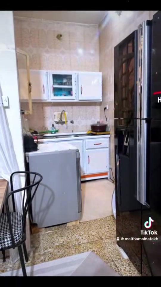 🏡✨ دار للبيع – النجف / حي ميسان قطاع 31 ✨🏡

📍 موقع مميز جداً وقريب على الأسواق والخدمات 🛍️🚗✨ مقابل مول المدينة وقريب جداً على شارع الجوهرة ✨

📐 المساحة 50 متر 📏

🏠 تفاصيل الدار:▪️ طابق ونص 🏡

🔹 الطابق الأرضي يحتوي على:🛋️ صالة🚪 استقبال🍽️ مطبخ🚿 حمام🚻 تواليت

🔹 الطابق الثاني:🛏️ غرفة واحدة

🧱 نوع البناء:طابوق + صب خرساني 💪

✅ البناء نظيف ومرتب ✨✅ البيت مسجل رسمي سند ٢٥  🔑

الدار مرهون حالياً ………. 

السعر …….  ( ٧٦ )مليوووون وقابل للتفاوض 

📍 الموقع:حي ميسان – قطاع 31طابو  صرف 💎🏡

📞 للاستفسار والمشاهدة ***********

