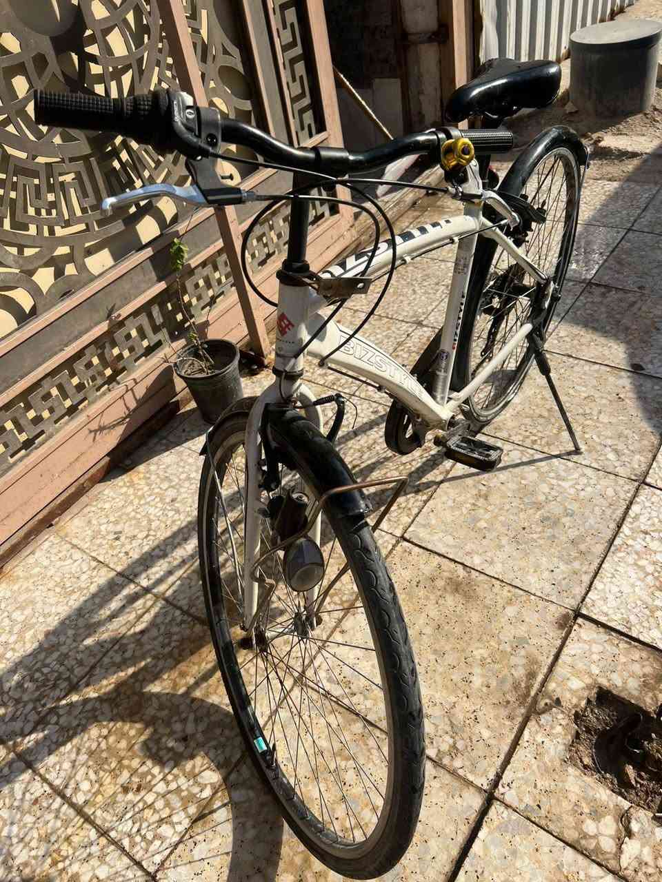 سلام عليكم بايسكل ياباني حجم 29 للببع كلش نضيف كير سبع طكات السعر 150 رقم الهاتف *********** عنوان بغداد الشعب
