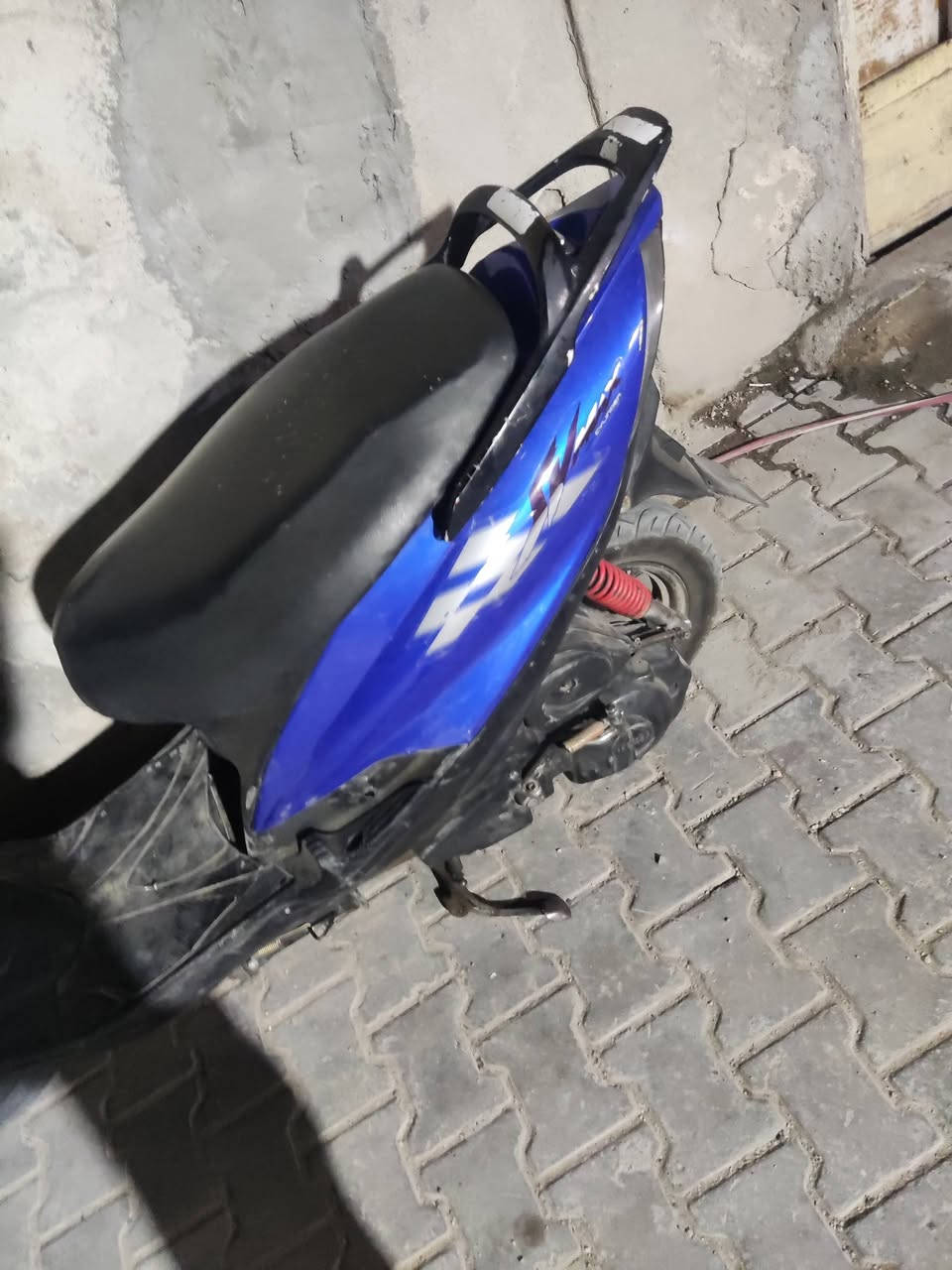 السلام عليكم 
ماكس 140 للبيع 
كهربائيات كامله كفراات مابيهن زلغ 
دراجه سلف وهندر كله شغال 
السعر 350 وبيها مجال مكاني بغداد الشعله 
رقمي واتساب ***********
