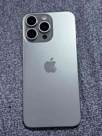 ١٥ برو ماكس ٢٥٦ بطاريه ٨٦ ماستر aa/a بدون ملحقات مكفول   وتر السعر ملي...