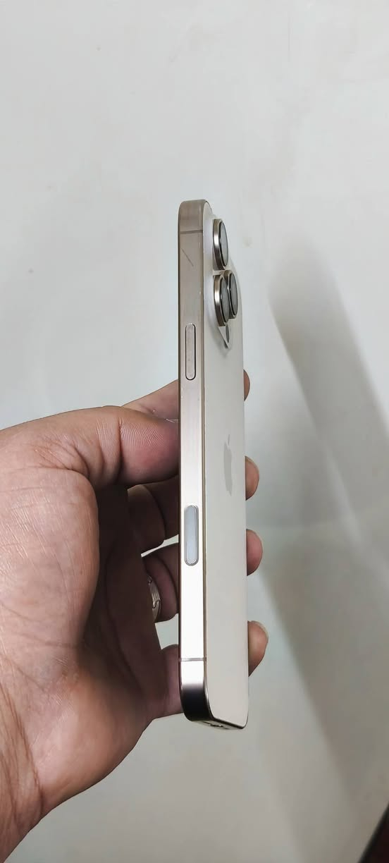 آيفون 16 برو ماكس 
ذاكره ٢٥٦ ـ بطاريه ٩٥٪ 
مستبدل شاشه تفصيخ اصليه 
مكفول من أي عطل نضافة ١٠٠٪
الجهاز بدون ملحقات 
سعره ( مليون و ١٠٠ ) سعر نهائي 
ـــــــــــــــــــــــــــــــــــــــــــــــــــــ
عنواني بغداد مدينة الصدر 
***********
