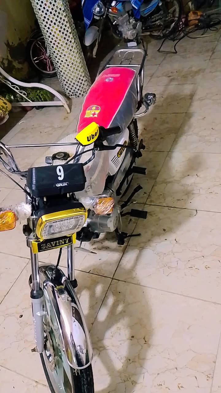 السلام عليكم 
سفانه للبيع 5 گير موديل 2021
اوراق كامله
دراجه مضمومه صدر كامل جديد كهربائيات كلها شغاله مكينه ناعمه وماتنسمع شلعه تشك الكاع ومعدل خير من الله 
دراجه مال جني 
سعر 475 ومجال حك الجيه
مكاني بابل مسيب 
رقمي ***********
